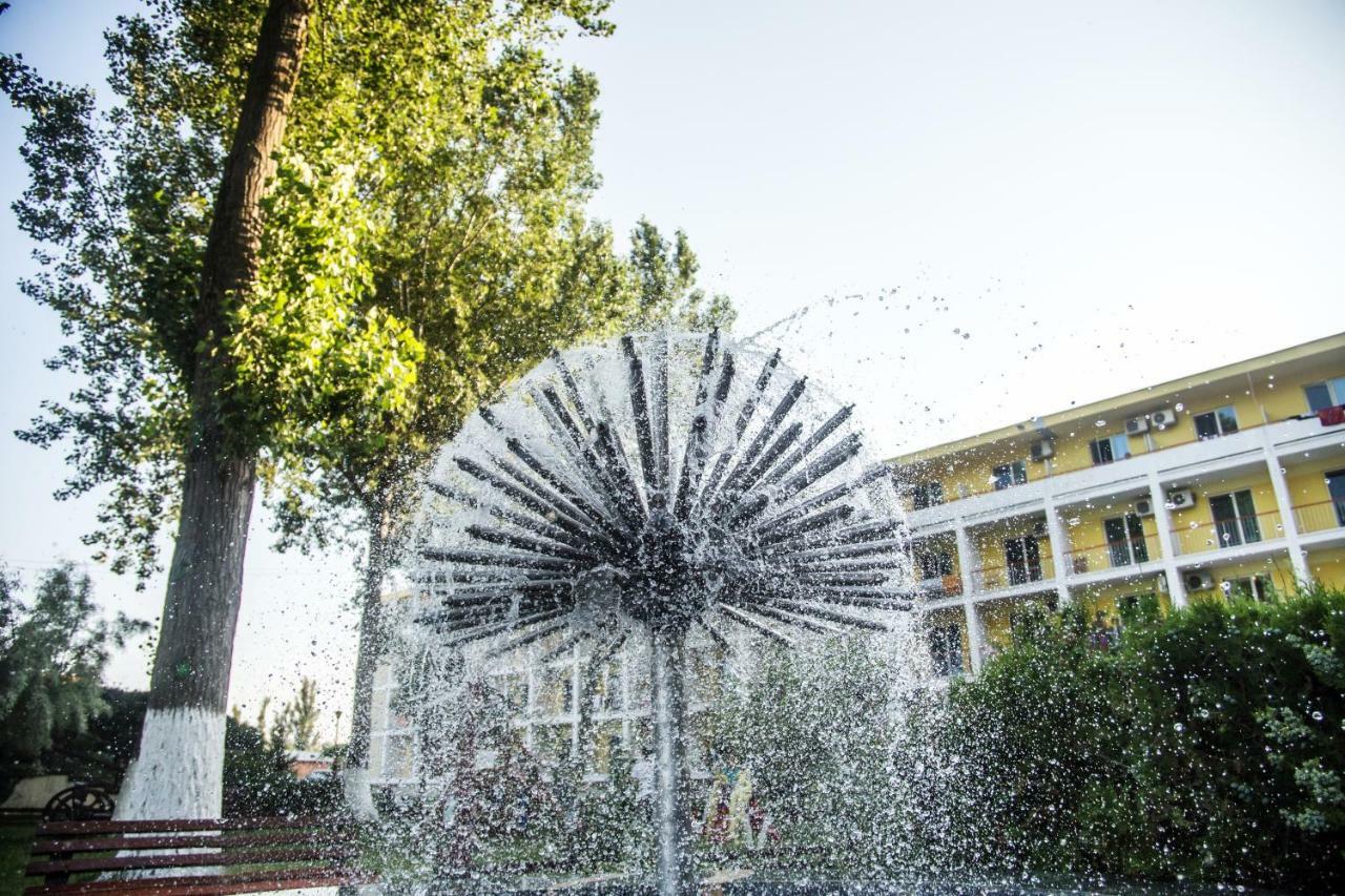 Hotel Central Mamaia Kültér fotó